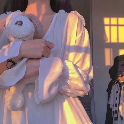 蒙面纱的男子