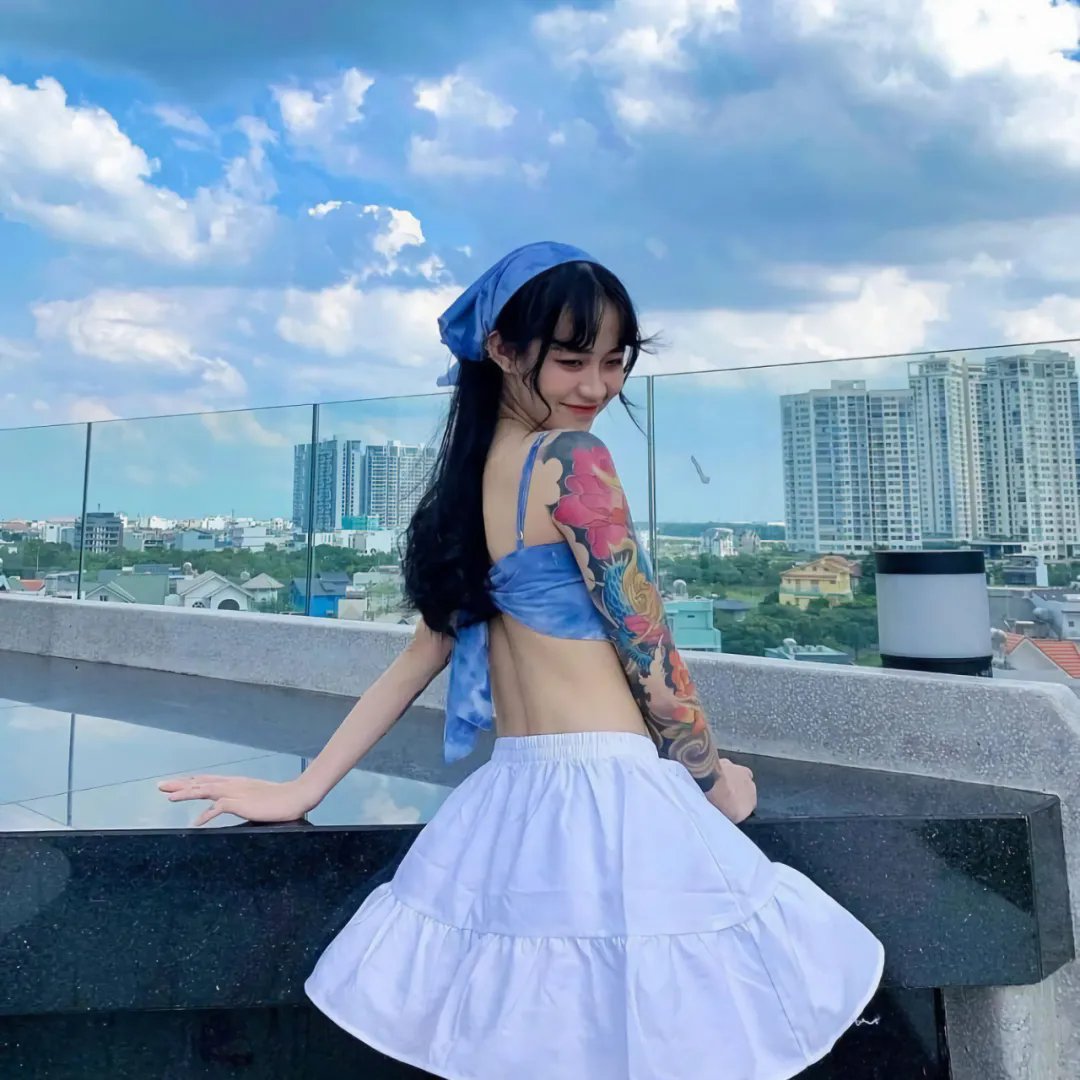 赤裸女羔羊